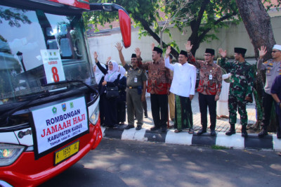 Ratusan Calon Jemaah Haji Asal Kudus dan Rembang Diberangkatkan