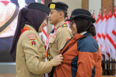Kompak dan Gotong Royong, Pesan Atikoh Ganjar Saat Lepas Kontingen Jateng ke Rainas XII
