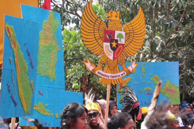 Pawai Teatrikal Nusantara dari Klepu untuk Indonesia