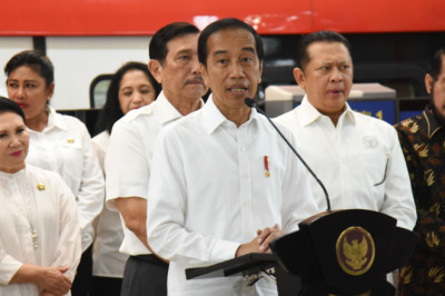 Kurangi Macet dan Polusi, Presiden Harap Masyarakat Berbondong-bondong Naik LRT