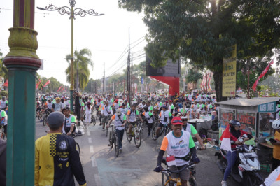 Ribuan Masyarakat Ikuti Gowes dan Senam di Klaten