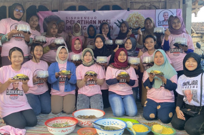 Perempuan Muda Pati Bisa Memulai Usaha Kuliner Berkat Pelatihan dari Srikandi Ganjar