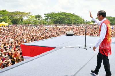 Presiden Jokowi Hadiri Festival Dahau di Kutai Barat