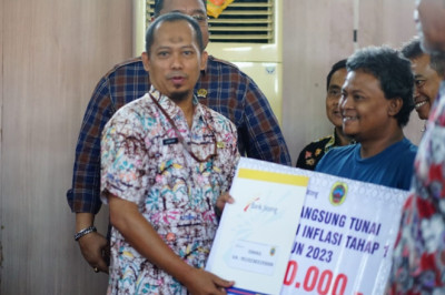 Kendalikan Inflasi, Pemkab Pati Berikan Bantuan BLT