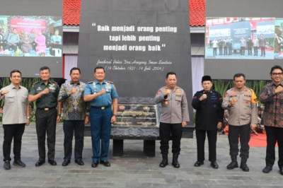 Hadiri Peresmian Monumen Hoegeng, Pj Gubernur Jateng : Sosok Pemimpin dan Polisi yang Berintegritas Tinggi