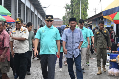 Fasilitasi Para Pedagang, Pasar Rakyat Pagi Kebumen Resmi Beroperasi
