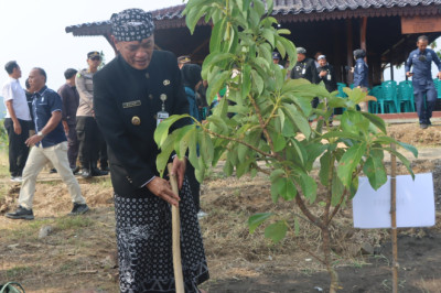 Pemkab Semarang dan Kendal Dukung Gerakan Tanam Pohon Nasional