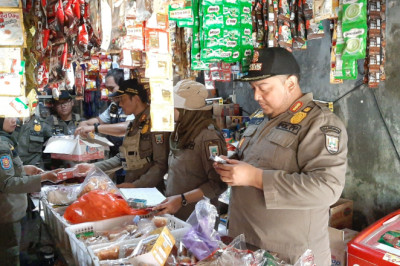 2.650 Batang Rokok Ilegal di Rembang Disita