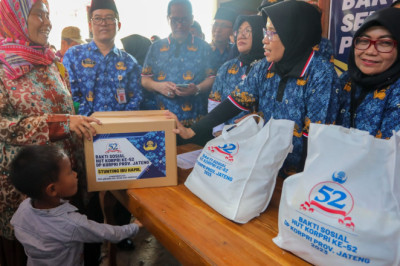Senyum Warga Grobogan, Penerima Baksos Korpri Jateng