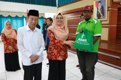 DWP Jateng Bagikan 160 Paket Sembako untuk Dhuafa