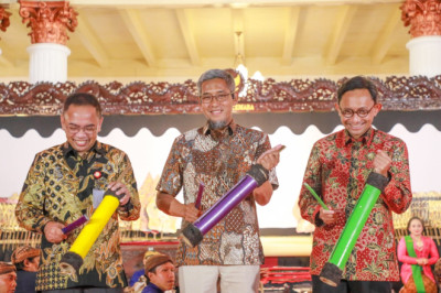 Hindari Masyarakat Terjerat Pinjol Ilegal, OJK Didorong Tingkatkan Literasi Keuangan