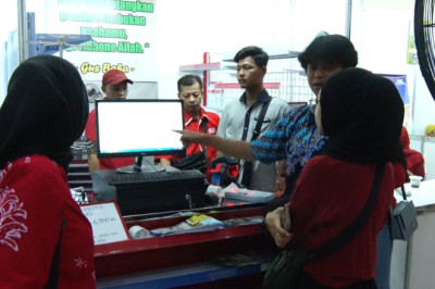 Dinkopdag Temanggung Dukung SRC Modernisasi Toko Kelontong