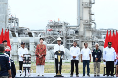 Presiden Jokowi Resmikan PSN Tangguh Train 3 di Teluk Bintuni