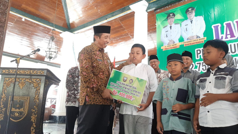 Pemkab Rembang Salurkan Bantuan untuk 2.750 Anak Yatim