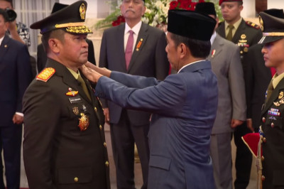Presiden Jokowi Lantik Maruli Simanjuntak Jadi KSAD
