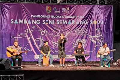 Warga Genuksari Dihibur dengan Pagelaran Seni Panggung Budaya Rumah Kita