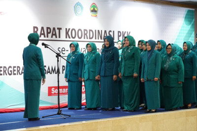 Kukuhkan Pembina Posyandu se-Jateng, Shinta : Tuntaskan Stunting dan Akselerasi Program Pokok PKK