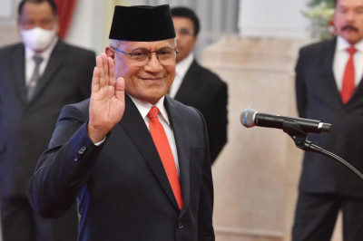 Presiden Jokowi Lantik Marthinus Hukom Jadi Kepala BNN