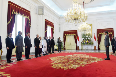 Presiden Jokowi Terima Surat Kepercayaan 10 Dubes Negara Sahabat di Istana Merdeka