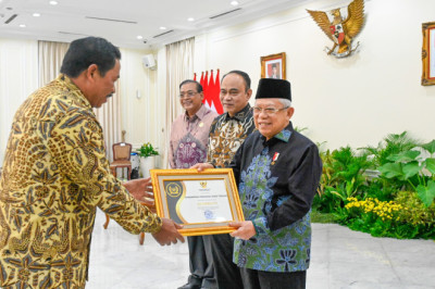 Enam Kali Berurutan, Pemprov Jateng Kembali Raih Penghargaan Provinsi Informatif