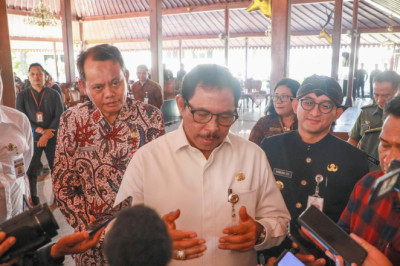 Penjabat Gubernur Jawa Tengah Nana Sudjana Apresiasi Keberhasilan Banyumas Kendalikan Inflasi