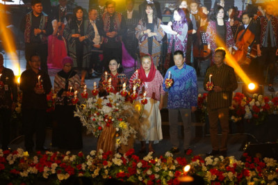 Perayaan Natal di Kota Semarang, Mbak Ita Sapa Ribuan Jemaat Gereja JKI Injil Kerajaan