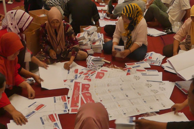 KPU Temanggung Mulai Sortir dan Lipat Surat Suara Pemilu 2024
