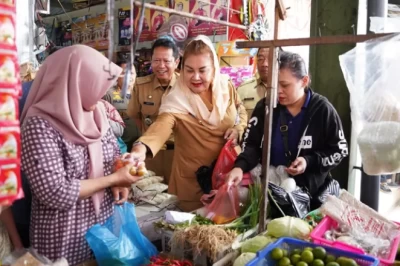Tinjau Pasar Tradisional di Wilayah Pinggiran, Wali Kota Semarang Pastikan Tak Ada Gejolak Harga Pangan