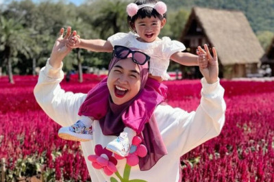 10 Potret Terbaru Ria Ricis Bareng Anak, Ramaikan Shopee Live!