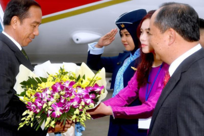 Dari Manila, Presiden Jokowi Tiba di Hanoi