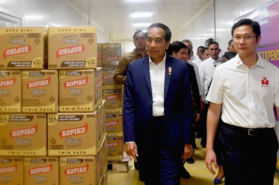 Presiden Jokowi Tinjau Perusahaan Indonesia di Filipina