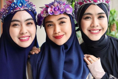 Hadir di Shopee Live, 10 Potret Kompak Ria Ricis Bareng Kakak