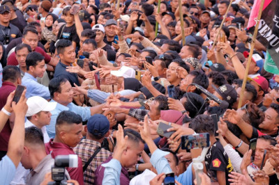 Ribuan Massa Ikuti Kirab Kebangsaan Prabowo-Gibran di Kawasan Simpang Lima Semarang