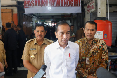 Harga Bahan Pokok di Pasar Kota Wonogiri Masih Stabil