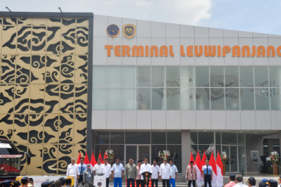 Resmikan Dua Terminal di Jabar, Presiden Ajak Masyarakat Kembali Gunakan Transportasi Publik