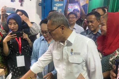 Cek Stok dan Harga Beras di Pasar Bulu, Mendag Jelaskan Penyebab Kenaikan Harga Pangan