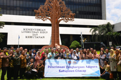 Cilacap dan Kebumen Kembali Raih Adipura