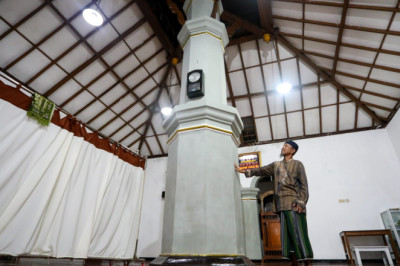 Masjid Darussalam Banyumas, Bertiang Tunggal dan Berusia Satu Abad Lebih