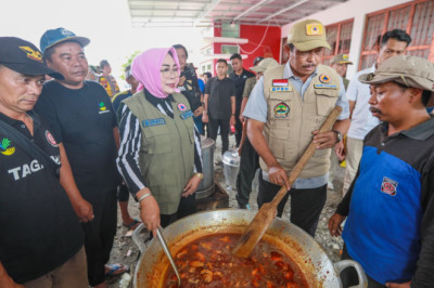 Tinjau Banjir di Grobogan, Pj Gubernur Jateng Serahkan Bantuan