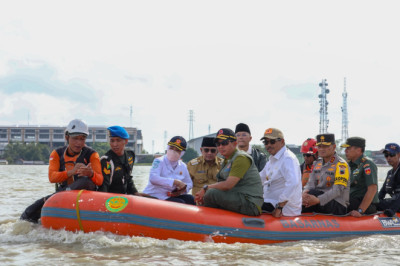 Tinjau Banjir Jepara dan Demak, Nana Minta Tanggul Sungai Dievaluasi