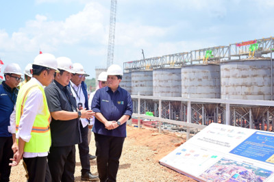 Presiden Jokowi Tinjau Proyek Hilirisasi di Smelter Grade Alumina Refinery Mempawah