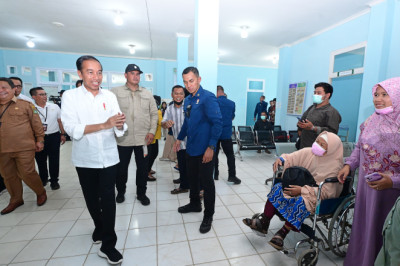 Presiden Jokowi Tinjau Pelayanan dan Fasilitas Kesehatan di RSUD Sekadau