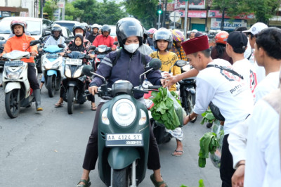 Petani Temanggung Bagikan 1.700 Paket Sayuran Gratis