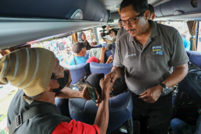 Nana Berangkatkan Ribuan Peserta Mudik Gratis Bus, Pemudik Sangat Terbantu