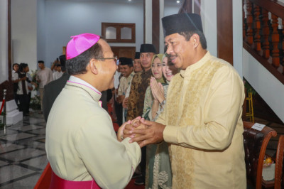 Pj Gubernur Jateng Gelar “Open House” Idulfitri, Romo Robertus : Ini Kesempatan Istimewa