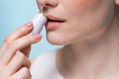 15 Rekomendasi Lip Balm untuk Bibir Hitam