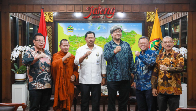 Sambut Waisak, Bhikkhu Thudong Bakal Jalan Kaki dari India ke Borobudur 