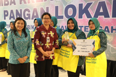 Sajikan Floss Roll Mocaf, TP PKK Sukoharjo Menangi Lomba Kreasi Olahan Pangan Lokal 