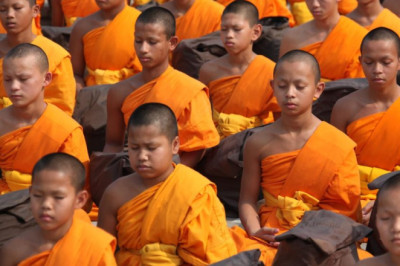 8 Lokasi Perayaan Waisak Indonesia selain Candi Borobudur