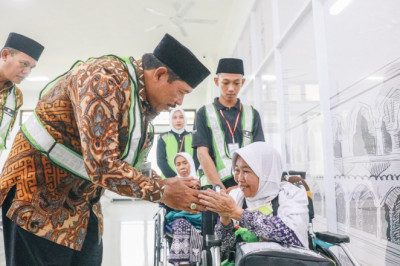 Dipermudah Fasilitas “Fast Track”, Pj Gubernur Jateng Lepas 352 Jemaah Calon Haji Kloter Pertama